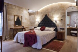 rhodes-king-suite-with-spa-bath-rhodes