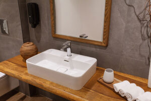 rhodes-king-suite-with-spa-bath-rhodes